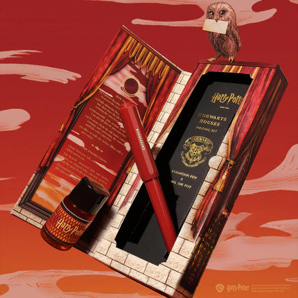 Ferris Wheel Press Carousel Fountain Pen and Ink Set - Harry Potter Houses of Hogwarts Gryffindor